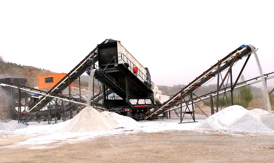 石頭移動破碎站生產現場