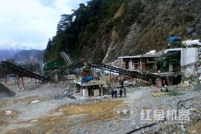 圓錐破碎機(jī)展示