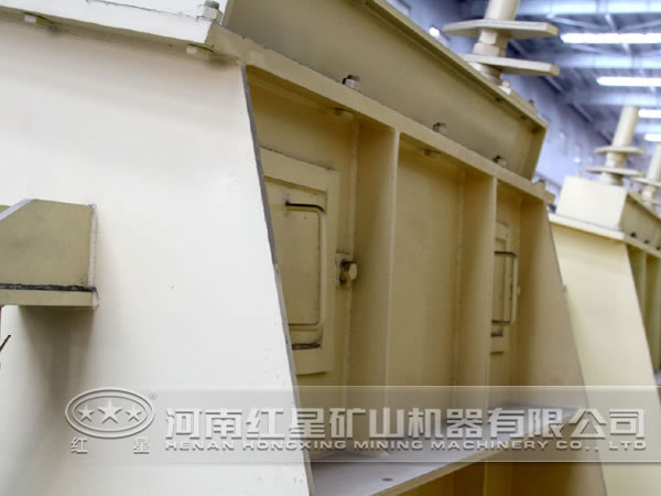 黑錳礦反擊式破碎機(jī)