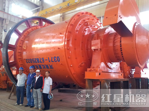 紅星客戶考察球磨機生產現場
