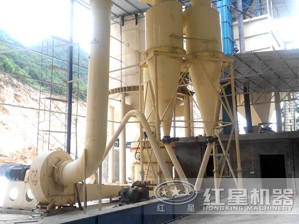 時產450T三環中速磨粉機生產現場