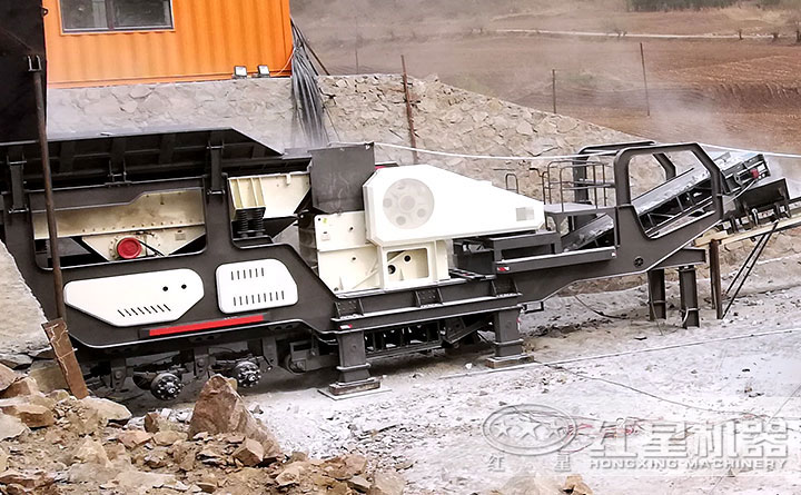 顎式移動(dòng)式破碎機(jī)設(shè)備實(shí)拍
