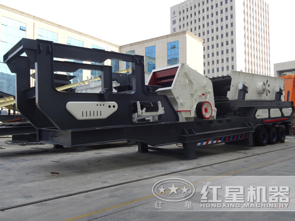 移動(dòng)破碎機(jī)正面實(shí)拍