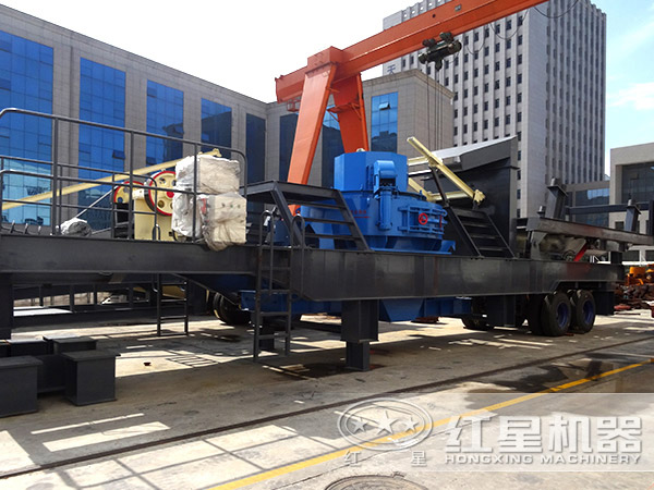 輪胎制砂機振動篩移動破碎站實拍