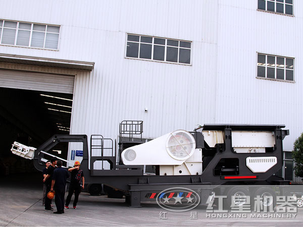 車載移動磕石機(jī)設(shè)備實(shí)拍