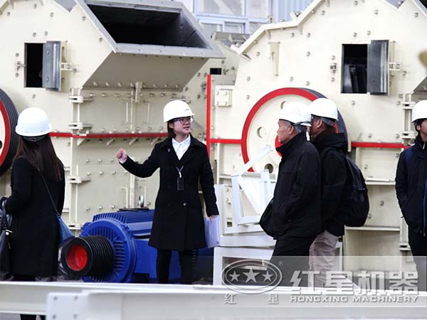 鐵礦石細碎機用戶參觀廠區