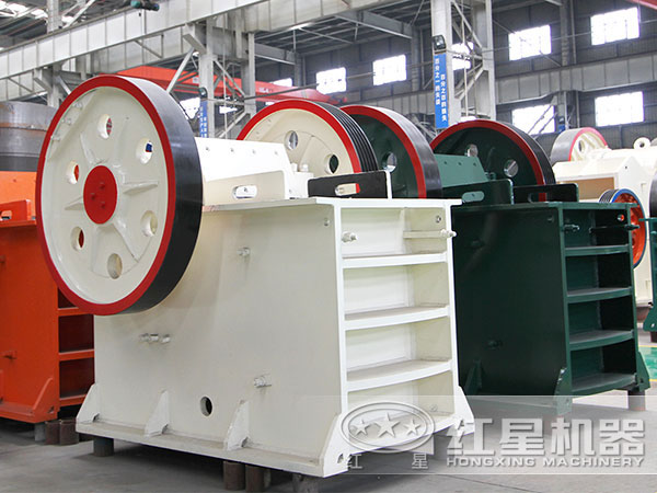 鈉長石破碎機(jī)側(cè)面實拍