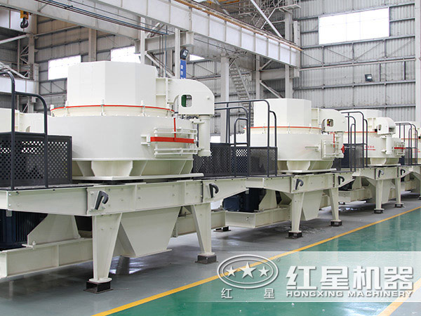 立式?jīng)_擊破碎機設(shè)備廠區(qū)