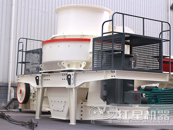 沖擊式破碎機側面實拍