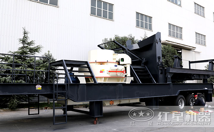 時(shí)產(chǎn)250噸的石塊流動(dòng)碎沙機(jī)半成品安裝現(xiàn)場(chǎng)