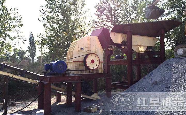 花崗巖重錘式破碎機(jī)-中細(xì)碎設(shè)備