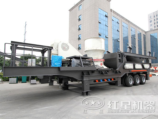 石頭移動(dòng)式破碎制砂一體機(jī)設(shè)備廠區(qū)實(shí)拍