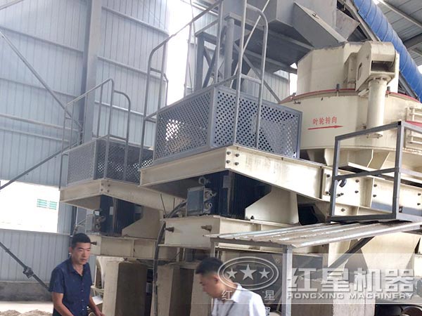 時產2500噸石子破碎、制砂生產線用戶生產現場