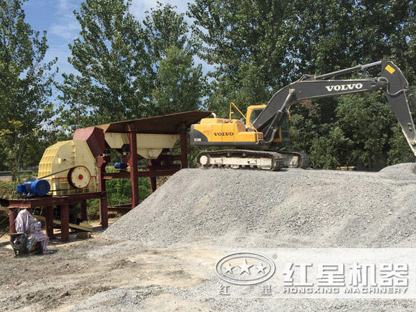 1610重錘式破碎機生產現場