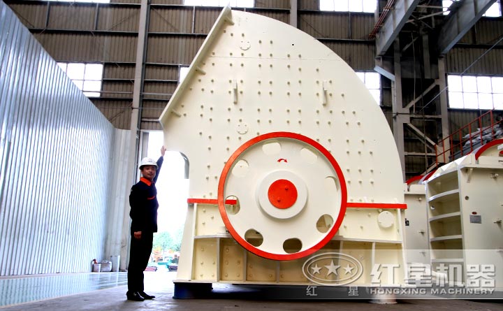 PCZ新型重錘式破碎機(jī)