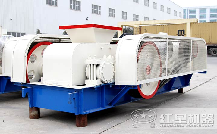 對(duì)輥式破碎機(jī)實(shí)拍