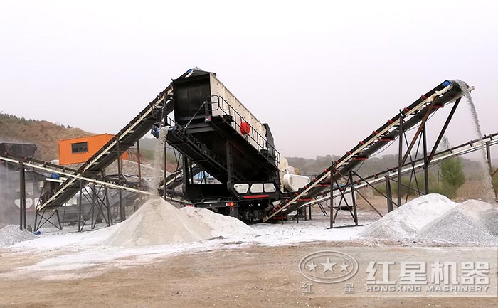 新型環(huán)保移動(dòng)石子破碎機(jī)生產(chǎn)現(xiàn)場(chǎng)