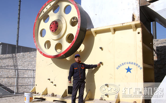 日產2000噸的鄂式破碎機