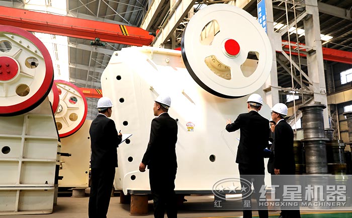 白榴石破碎機廠區