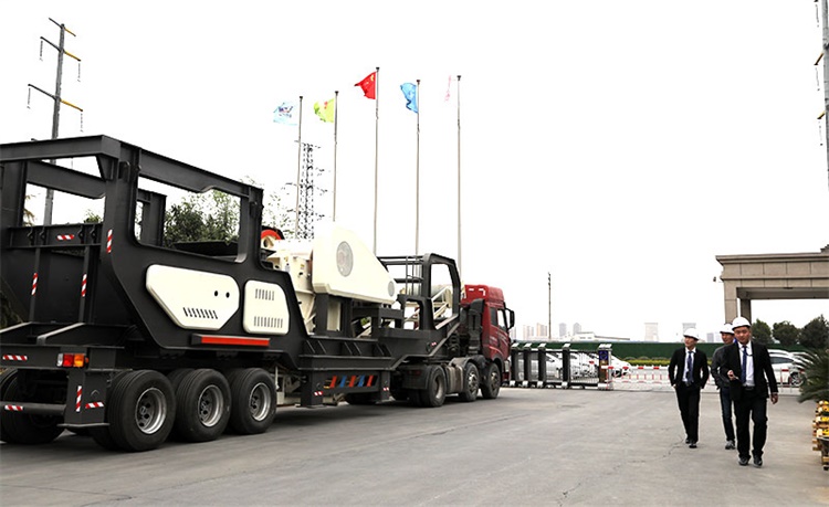 紅星移動碎石機廠區(qū)