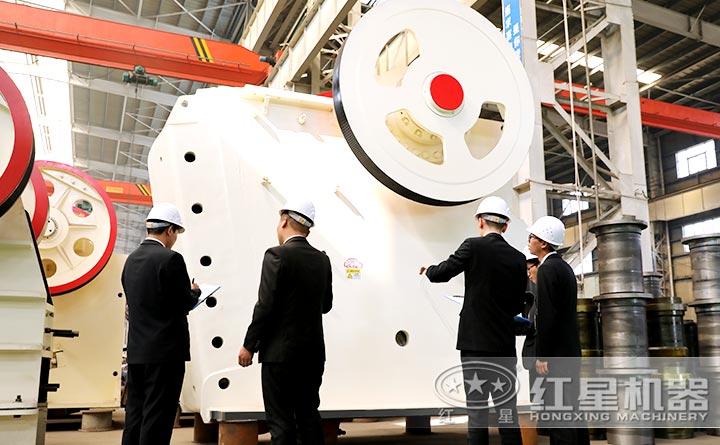 大型顎式石頭粉碎機(jī)
