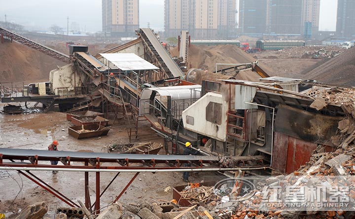 建筑垃圾破碎機(jī)現(xiàn)場(chǎng)圖