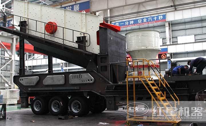 移動單缸圓錐破碎機定制現場