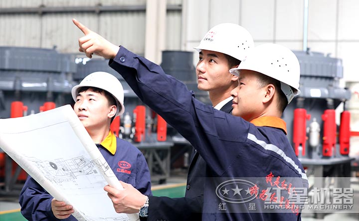 紅星技術(shù)工程師為用戶設(shè)計(jì)移動機(jī)制砂設(shè)備