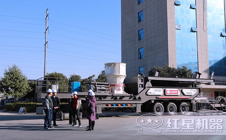 用戶考察紅星碎沙機廠區