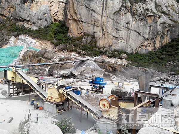 制砂機工作現(xiàn)場
