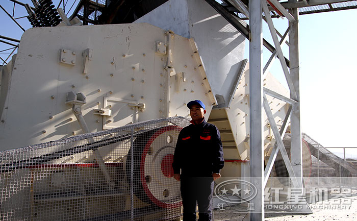 紅星pf1214反擊式粉碎機(jī)作業(yè)現(xiàn)場(chǎng)