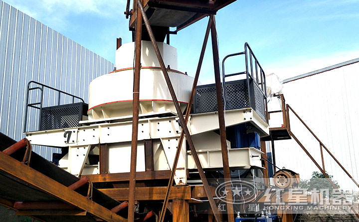 河卵石制砂機(jī)現(xiàn)場(chǎng)