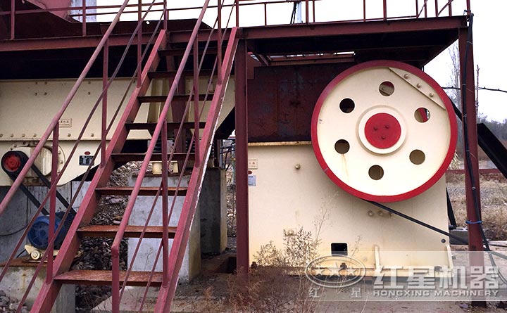 顎式破碎機設備客戶現場展示