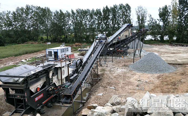 便攜式可移動碎石子機客戶現(xiàn)場