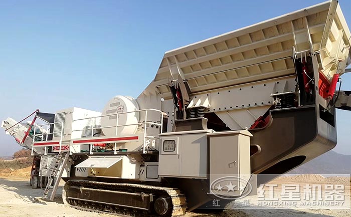 河南 / 平頂山客戶時(shí)產(chǎn)50方移動(dòng)打砂機(jī)現(xiàn)場(chǎng)