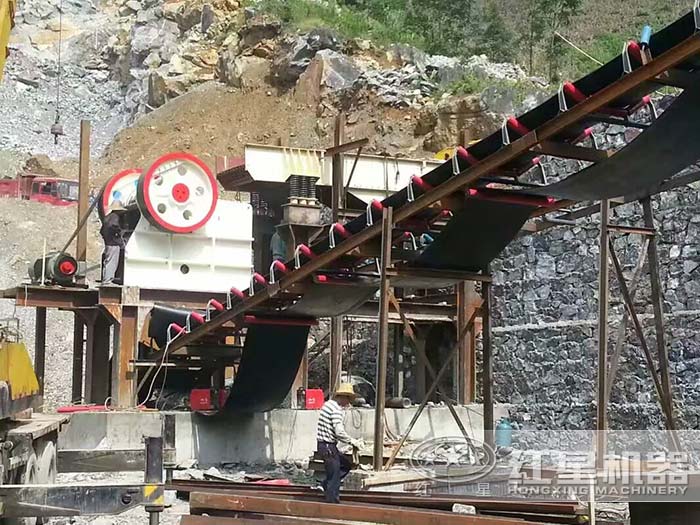 小型顎式破碎機處理鵝卵石