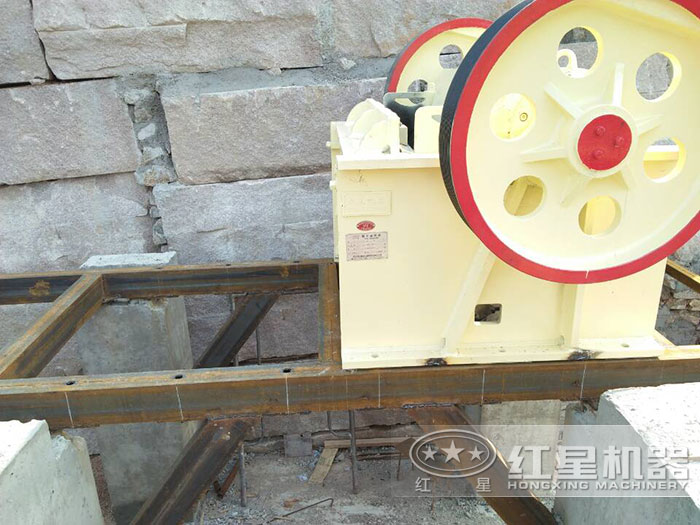 小型顎式破碎機安裝中