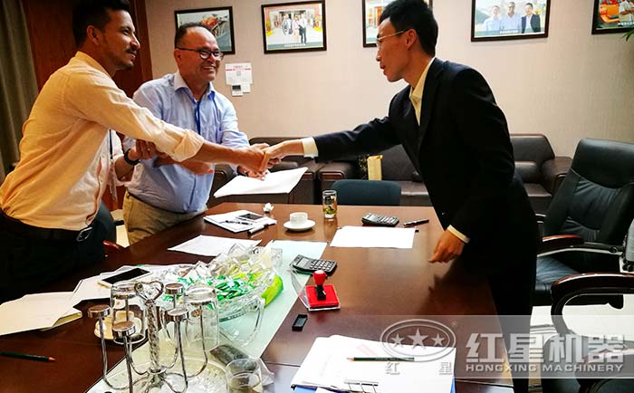 紅星客戶(hù)來(lái)廠參觀考察，簽約現(xiàn)場(chǎng)