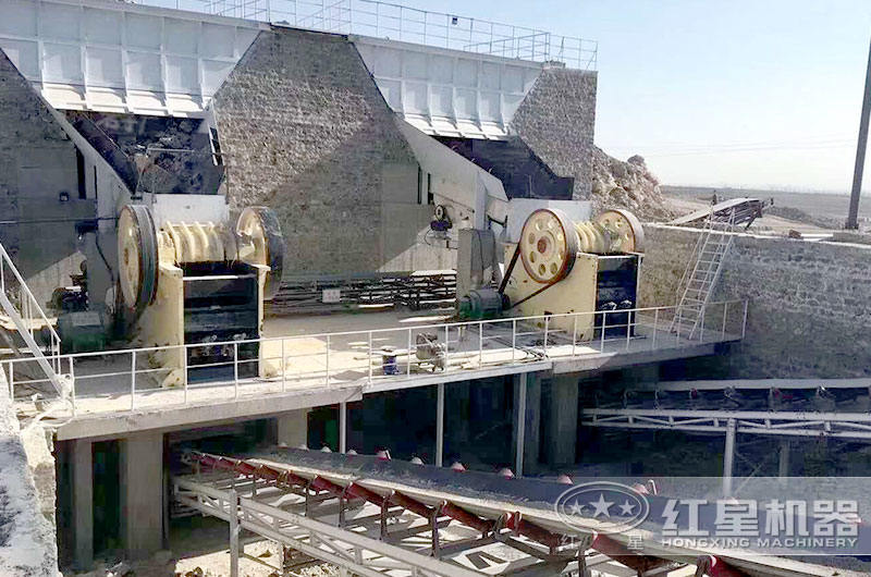 顎式破碎機(jī)生產(chǎn)現(xiàn)場