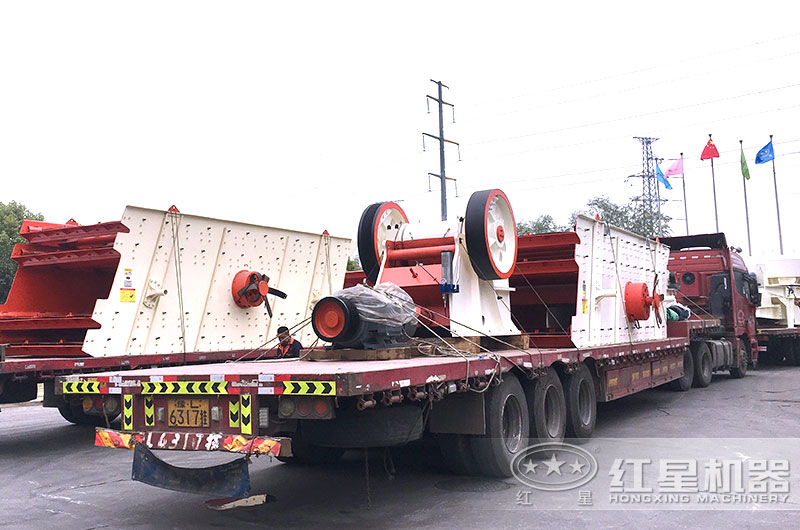 紅星石灰石鄂破機(jī)發(fā)貨現(xiàn)場