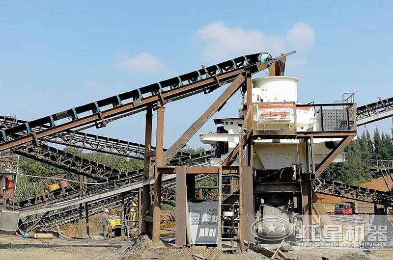 石料廠沖擊式制砂機(jī)工作現(xiàn)場(chǎng)