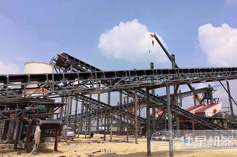 時產1000噸的圓錐破碎機