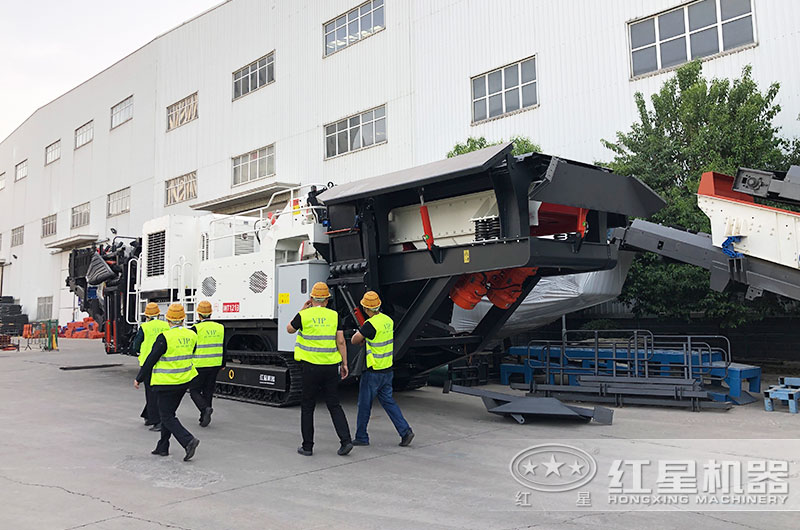 客戶來廠考察設(shè)備